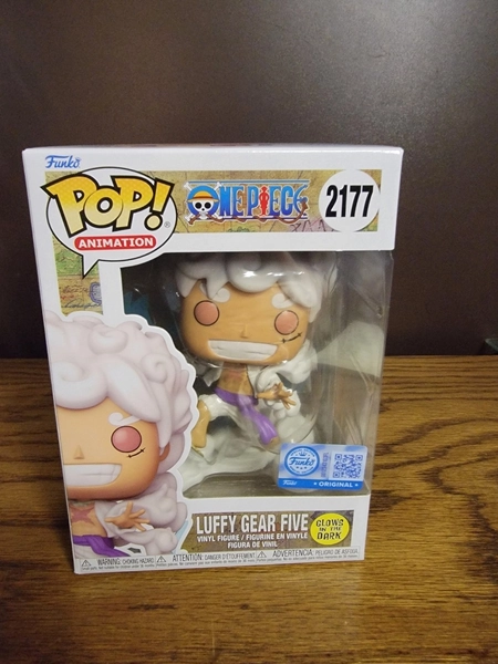 Funko Pop! Vinyl: One Piece-Luffy Gear Five (Glow) Exclusive #2177 W/ Protector