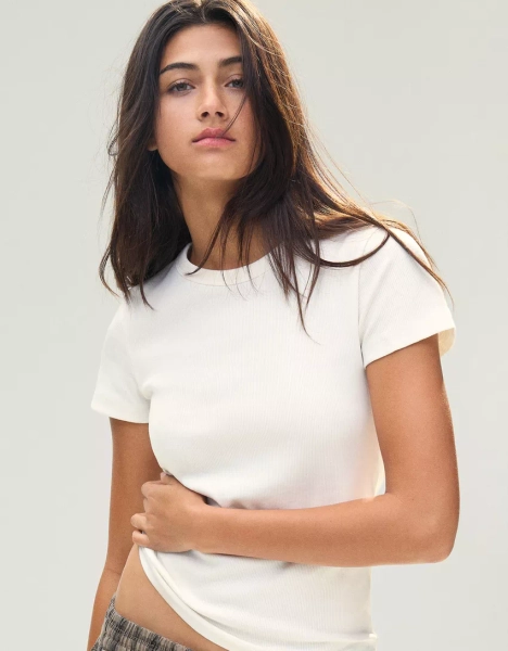 Basic-T-Shirt mit kurzen Ärmeln und Rippenmuster