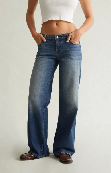 Zoe Low Rise Girlfriend Jeans Medium Indigo