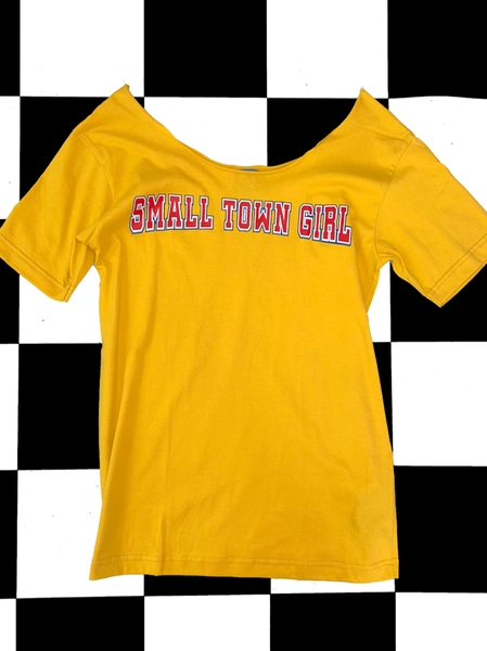 SWEET LORD O'MIGHTY! SMALL TOWN GIRL OVERSIZED TEE