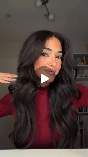Idil Ci on Instagram: "This was made for me 😍🤩✨ I love it! Superfix stardaze @makeuprevolution #glitterhair"