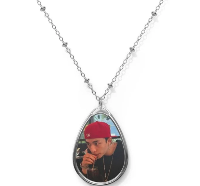 Stray Kids Hyunjin Photo Pendant Necklace