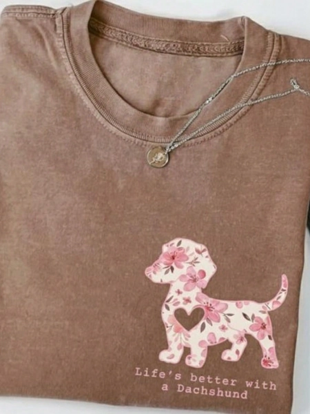 Women's Washed T-Shirts, Dachshund Shirt, Floral Doxie Mom Shirt, Cute Doxie T-Shirt, Doxie Mama Shirt, Dog Mama Gift For Dog Owner