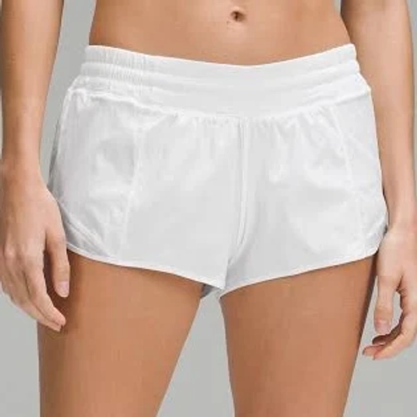 NWT lululemon Women's Hotty Hot LR Short 2.5 *Lined