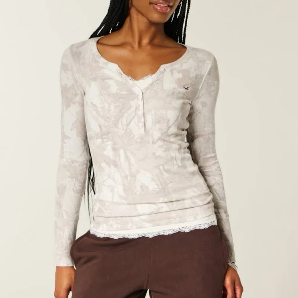 Hollister Women's Long-Sleeve Icon Henley