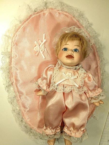 Porcelain doll (222) 10"(26cm), Vintage, Small &amp; Cute