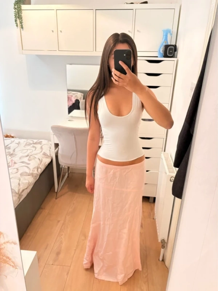Pink maxi skirt with flower embroidered