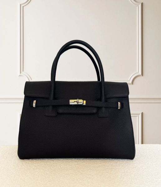 BELLECOUR 617 LOLO NOIR <br>  Black grained leather