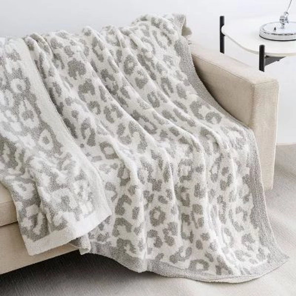 50x60 Jacquard Knit Leopard Throw Blanket - Mantolok