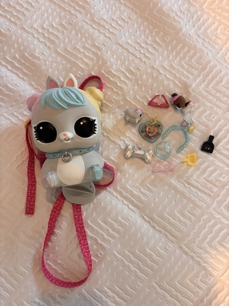 LOL Surprise Doll Biggie Pet Money Box Bon Bon ‘Hop Hop’ Bunny Backpack