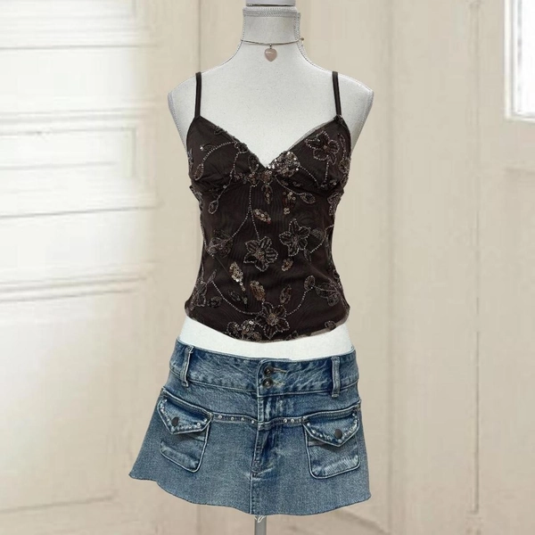 Brown beaded y2k cami top 

▪️condition: great...