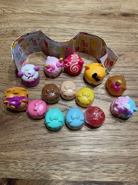 新品未使用 ナムノムズ NumNoms リップグロス&カバー14個サプライズトイ