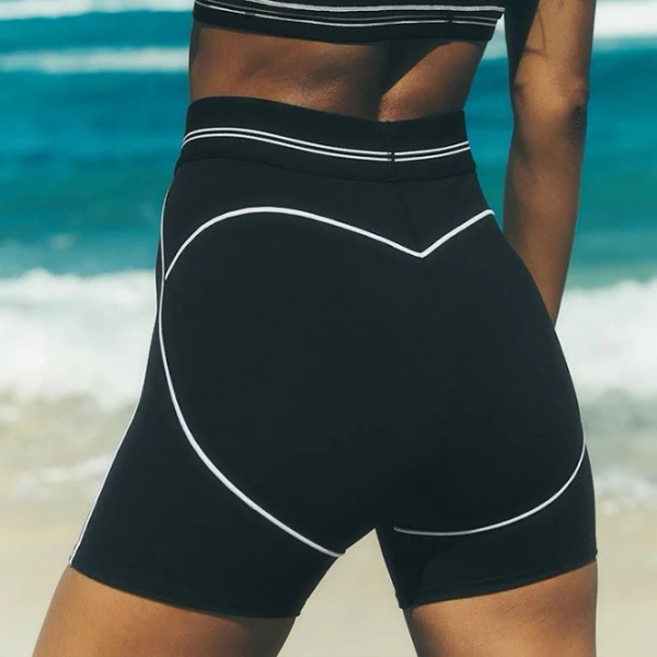 Alo 4” Airbrush High-Waist Heart Throb Short