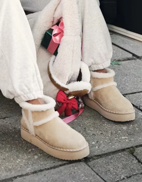 AE Hangout Bootie