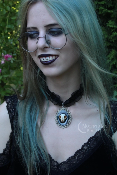 Cat skull cameo necklace / elastic choker witch faux animal skull pendant / goth witchy whimsigoth jewelry / gothic jewelry / macabre
