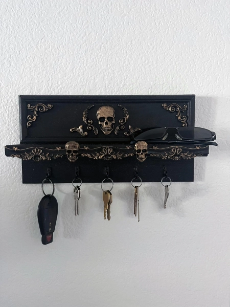 Gothic Skull Key Holder / Necklace Holder