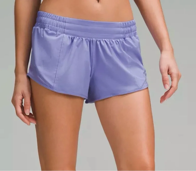 Lululemon-Hotty Hot Low-Rise Lined Short 2.5" 