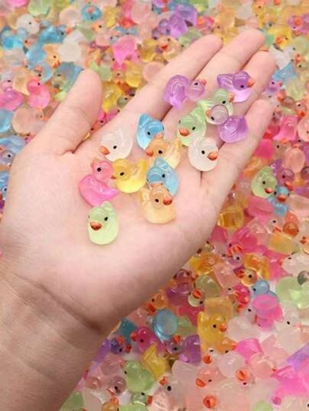 10/30/50pcs Glow-In-The-Dark Mini Resin Duck, Luminous Mini Animal Ducks, Mini Toys, Handmade Decorative Accessories, Glowing Ducks In The Dark, Suitable For Holiday Gifts, Socks Gifts, Party Favors, Pranks, Landscape Gardens, Desktop Decor, Car Decor, Micro-Landscape, Garden Decor, Landscaping Decorations, Keychains, Necklaces, Moss Landscaping, Glow-In-The-Dark Decor, Fish Tank Decorations, Blind Bag Accessories, Hair Clips & Pins - Size 30pcs Random Colors