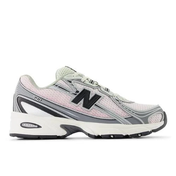 New Balance 740