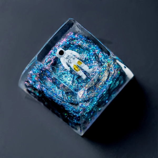 Handmade Keycaps Resin Keycaps Wandering Earth Astronaut Outline Luminous Artisan Keycaps Cutsom Keycaps Cherry MX Keycaps Mechanical Keyboard As a Valentine'S Day Gift for Son, Father And Boyfriend