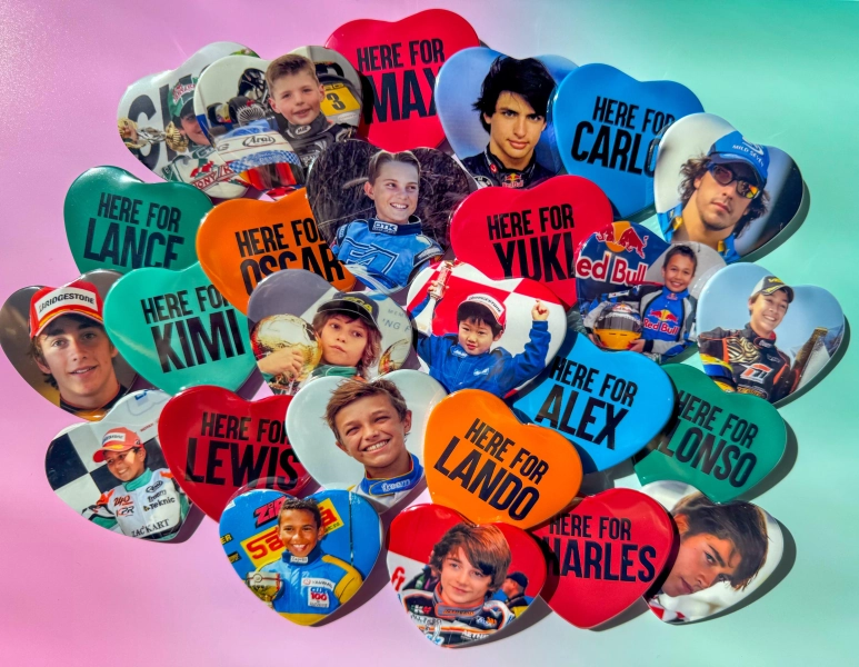 Formula 1 -  Retro Driver Support Badge Sets