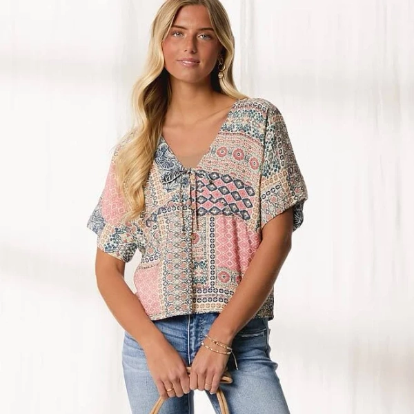 BKE Women's Cotton Resort Edit Top with Buckle