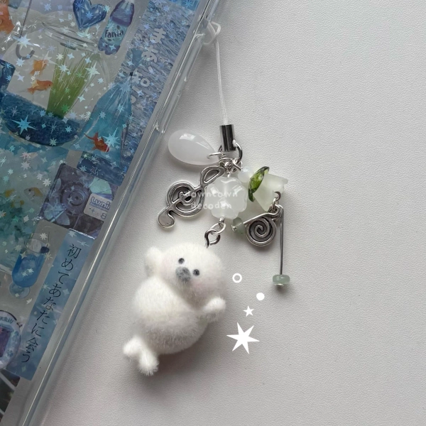 musical seal white flocked / glass oceancore heisei retro dtdeco juminocore phone charm <3