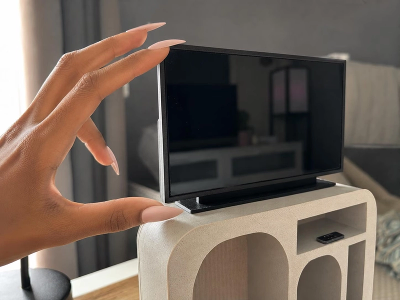 Tv screen - Barbie or blythe Furniture - 1:6 scale - tv with decorative remote