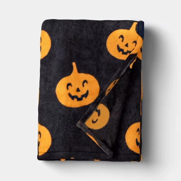 Halloween Pumpkins Throw Blanket Black/Orange - Hyde and EEK! Boutique™