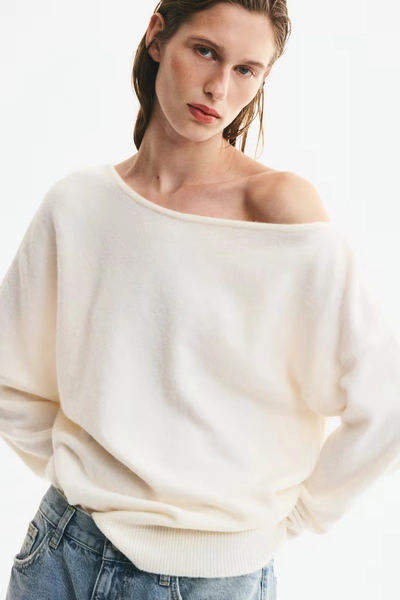 Fine-Knit One-Shoulder Sweater - Cream