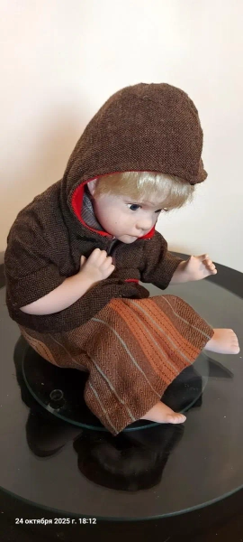 Vintage Collectible Porcelain Сrying Boy Doll/ Home Décor