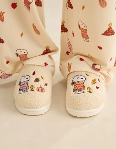 AE Snoopy Sweater Scuff Slipper