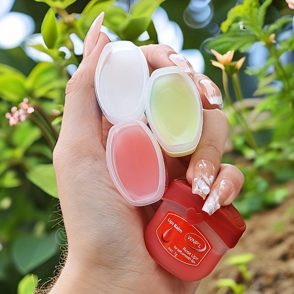 One Piece of Base Lipstick, Eight Varieties of Fruit-Flavored Lip Gloss, Lipstick, Party Favor Gifts, Holiday Presents for Both Men And Women, Keepsakes, And a Long-Lasting Moisturizing And Nourishing Lip Mask.