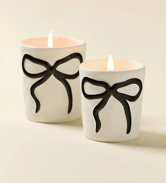 Bow Scented Candle in Black LARGE at Urban Outfitters