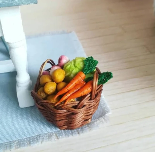 Dollhouse miniatures, Miniatures, Dollhosue food, Food for dollhouse, Miniature food, Mini food, Miniature carrots, Dollhouse potatoes, Doll
