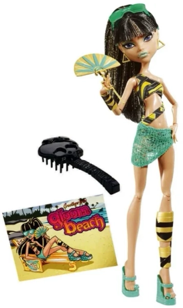 Gloom Beach Cleo