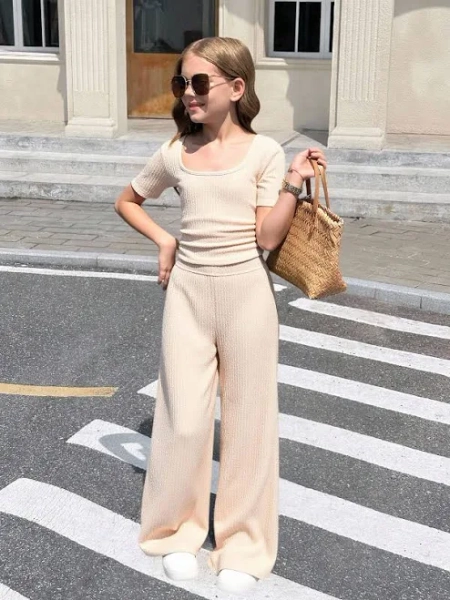 SHEIN Kids Two-Piece Knit Outfit