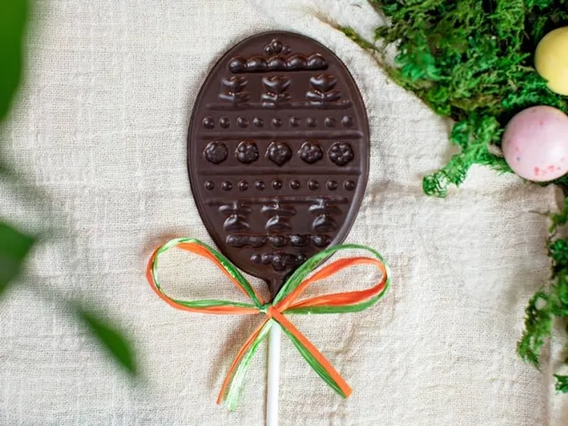 Li- Lac Chocolates Easter Egg Pop