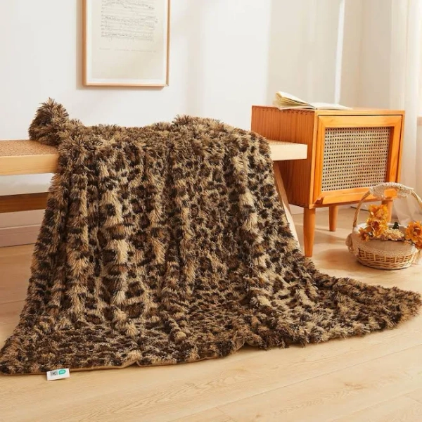 XeGe Luxury Faux Fur Leopard Print Throw Blanket, Soft 50x60 Cheetah Print Fluffy Blanket Throw, Shaggy Plush Decorative Couch Blanket, Cute Furry