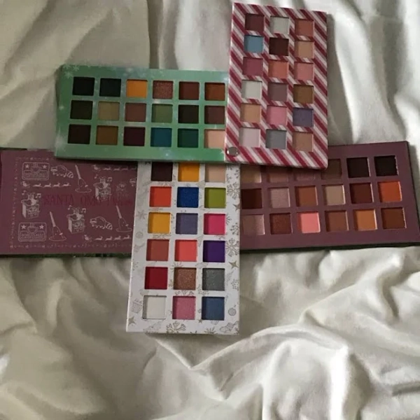 Makeup Revolution ELF Holiday Limited Edition 4 Eyeshadow Palette Set New In Box - New Beauty