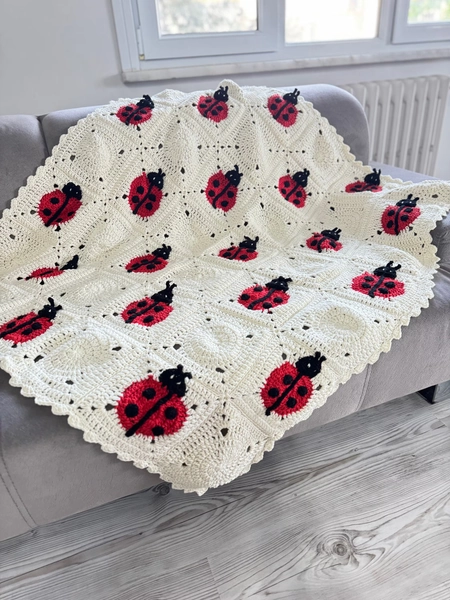 Heirloom Baby Blanket, Ladybug Baby Wrap Blanket, Crochet Animal Stroller, Baby Shower Gift, Unique Nursery Decor, Coton Soft Throw