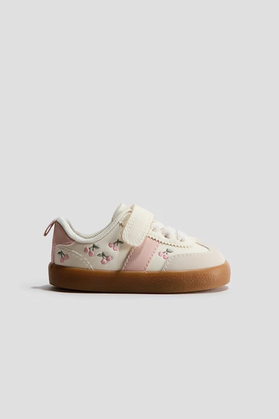 Embroidery-detail trainers - Cream/Cherries