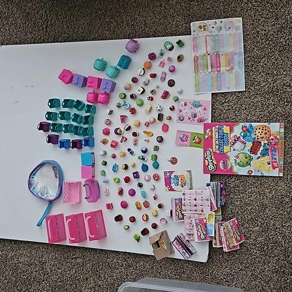 Shopkins Huge lot of over 130 pieces