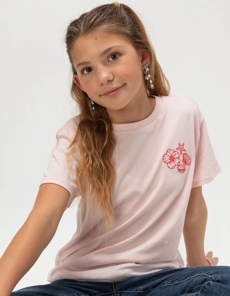 FULL TILT Embroidered Beach Icon Girls Boyfriend Tee - LIGHT PINK