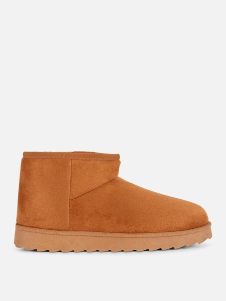 Faux Suede Short Snug Boots