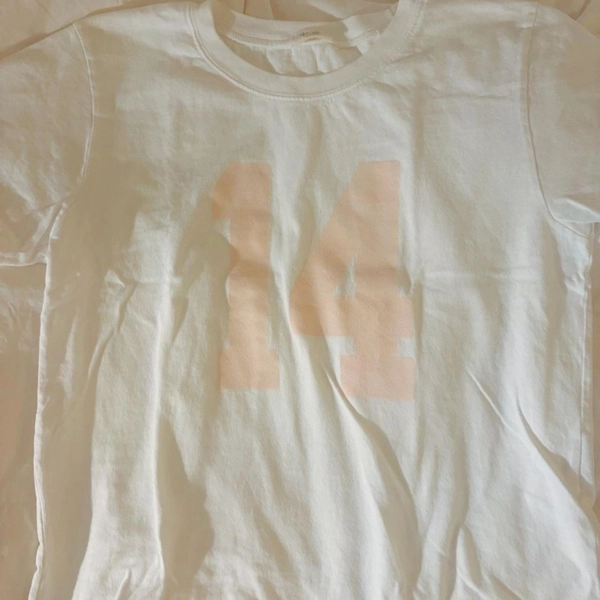brandy melville baby pink “14” tee
one size 🩰 
super...