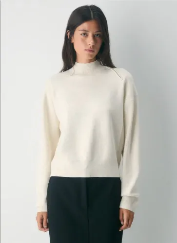 (REALLY WANT😊) Babaton Village Mockneck