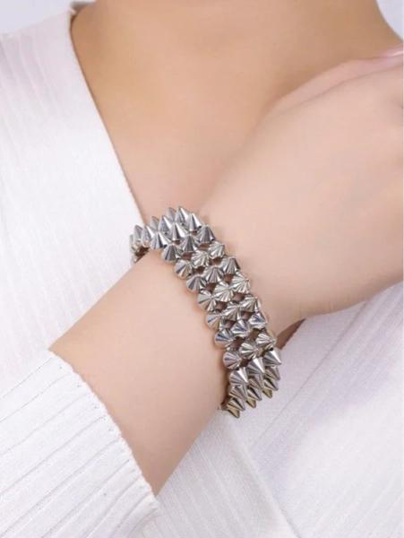 🔵spiked bracelet 