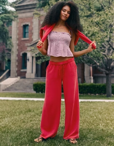 AE Campus Low-Rise Wide-Leg Sweatpant