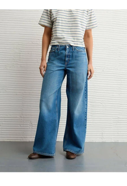 AE Dreamy Drape Strigid Low-Rise Ultra Wide-Leg Jeans